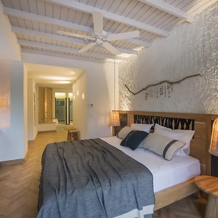 Yacht Boheme Hotel-boutique Class - Adults Only מלון 4*